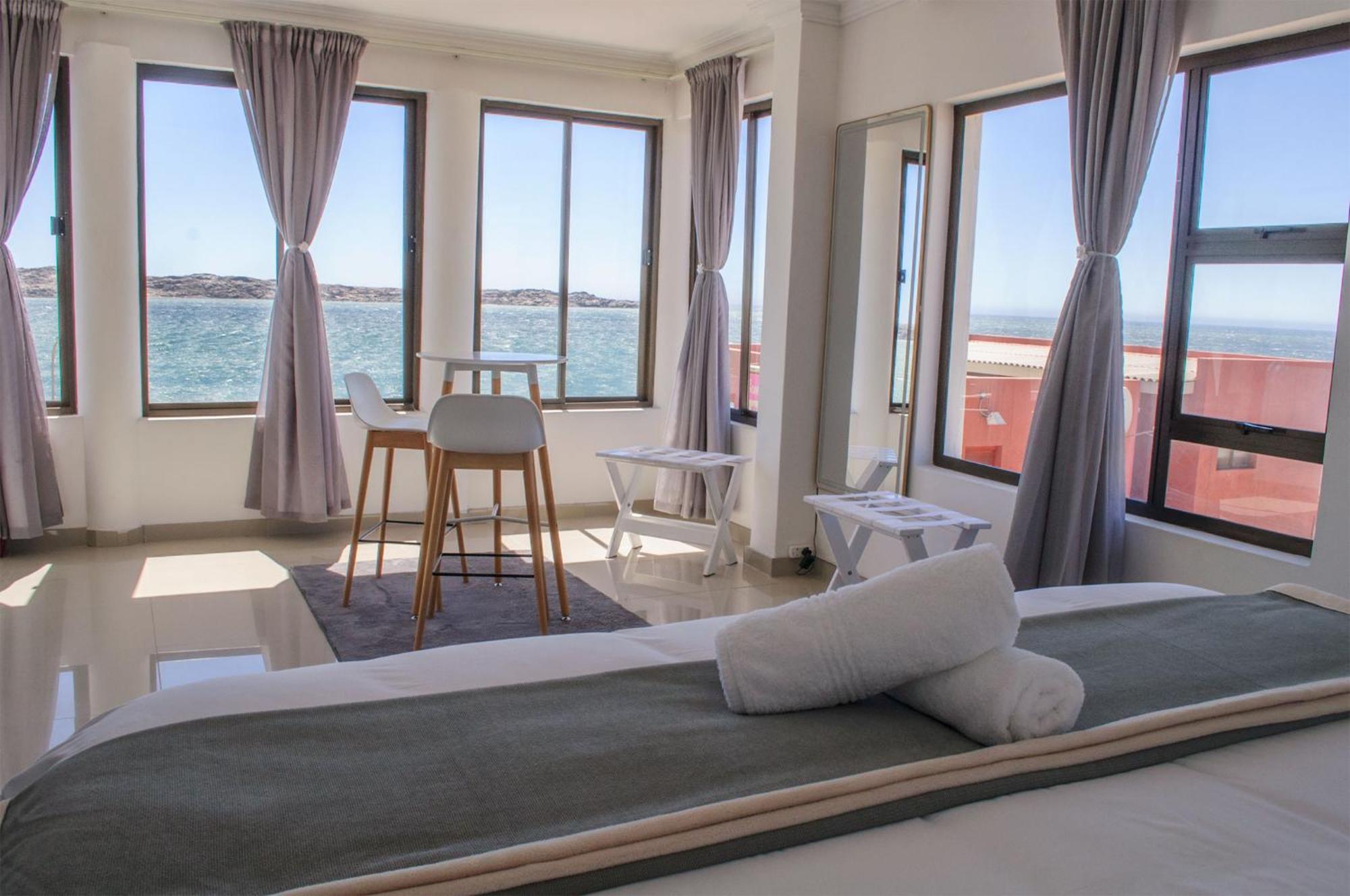Shark Island Guesthouse Lüderitz Esterno foto