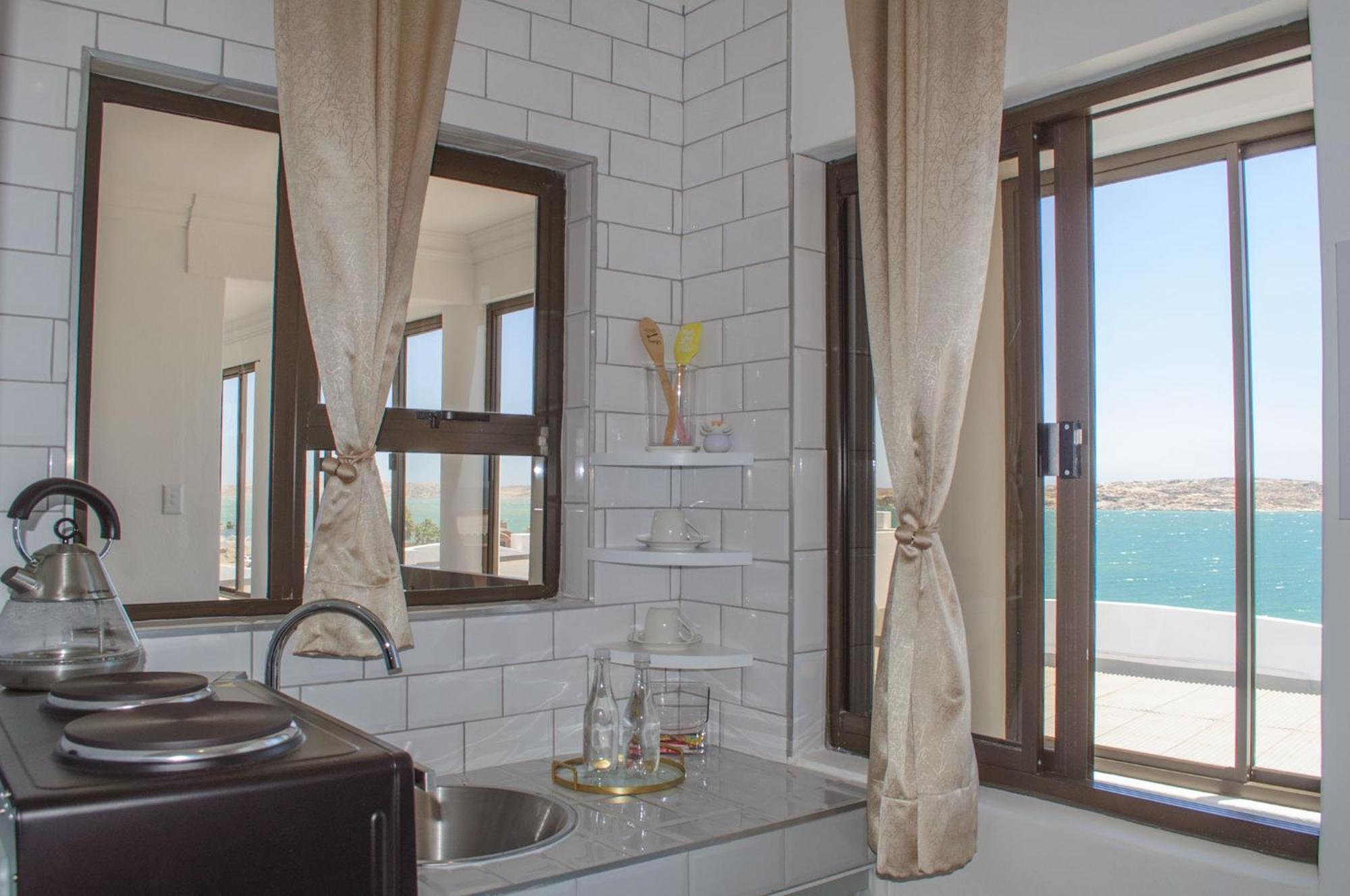 Shark Island Guesthouse Lüderitz Esterno foto