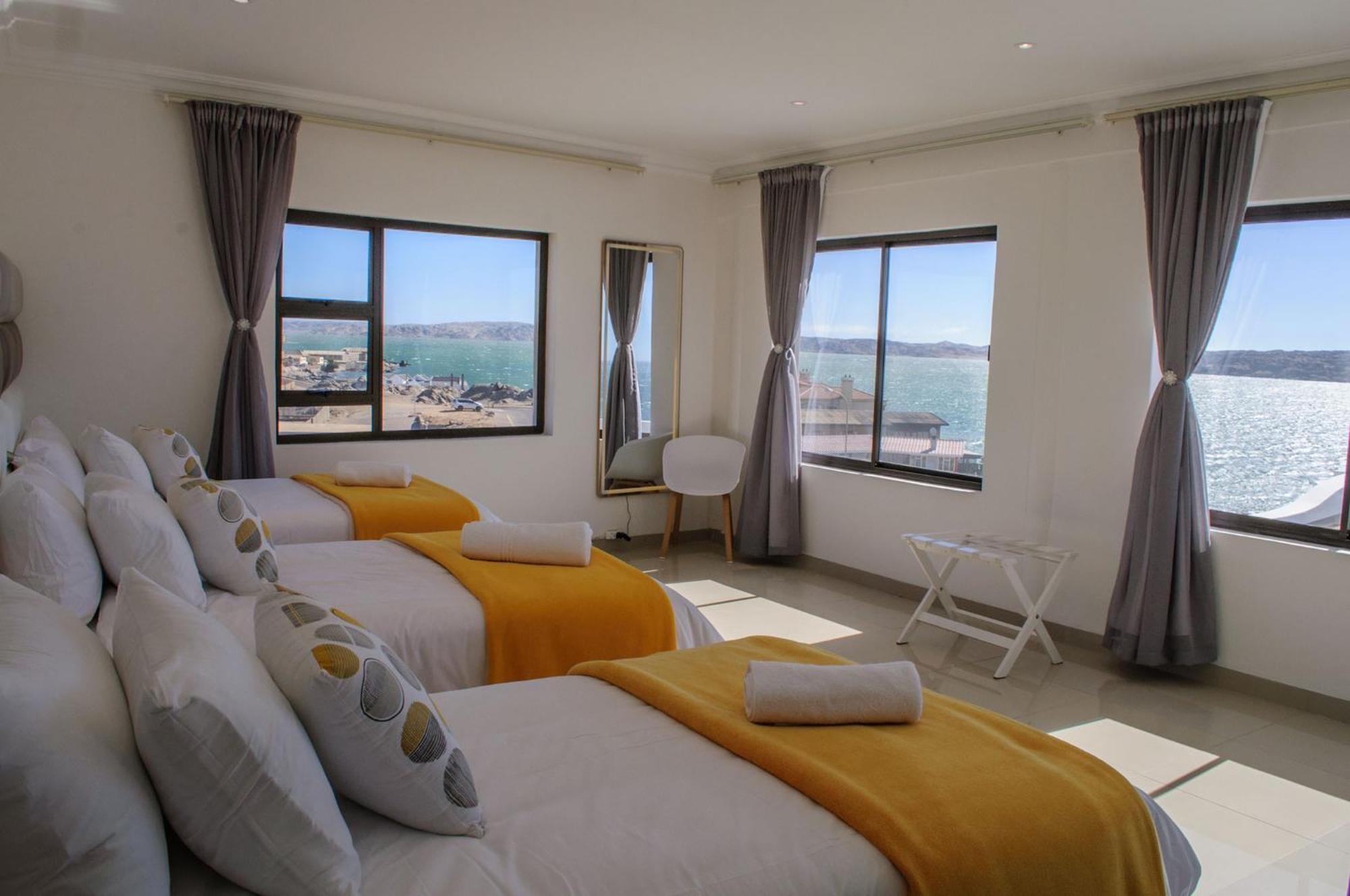 Shark Island Guesthouse Lüderitz Esterno foto