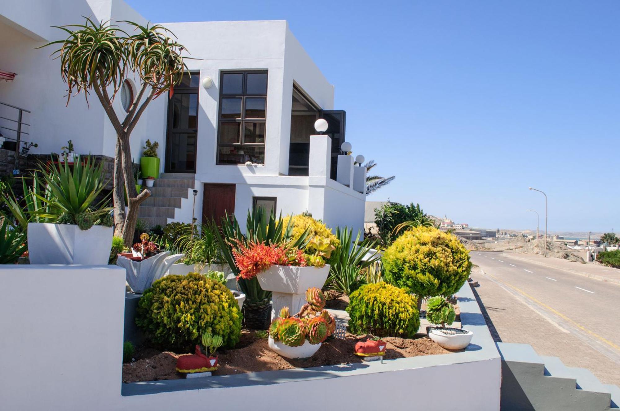 Shark Island Guesthouse Lüderitz Esterno foto
