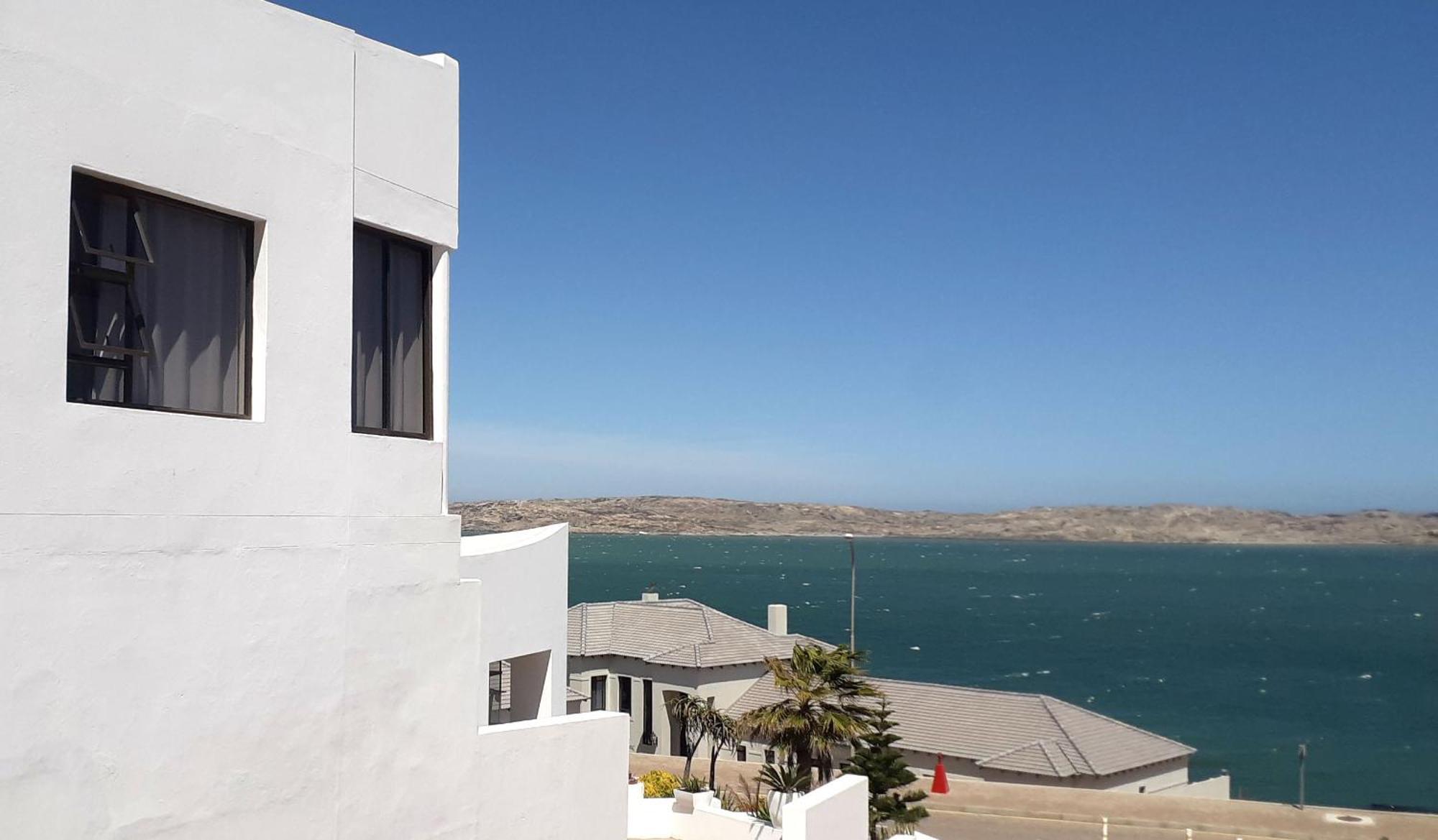 Shark Island Guesthouse Lüderitz Esterno foto