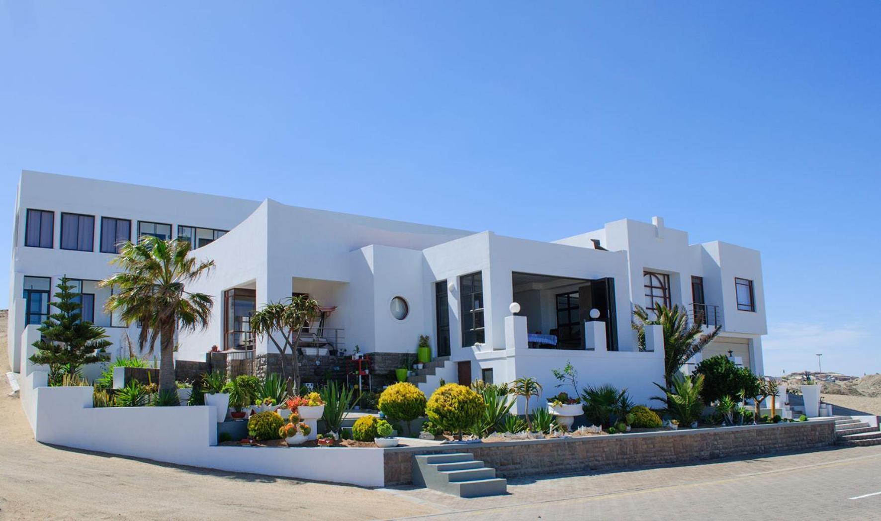Shark Island Guesthouse Lüderitz Esterno foto